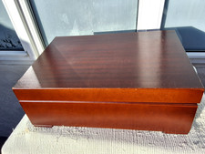 LARGE VINTAGE WOODEN CANTEEN STORAGE BOX with REMOVABLE TRAY