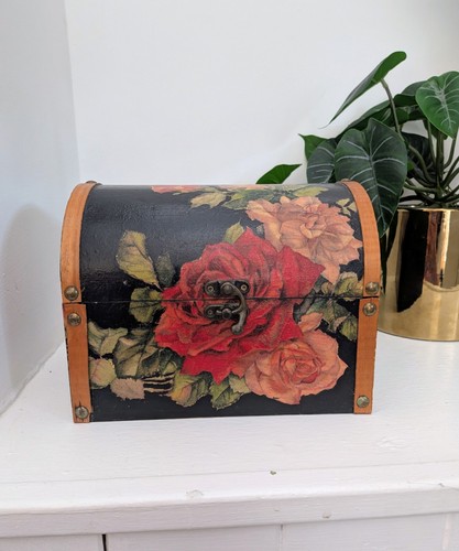 Vintage style floral wooden - style,