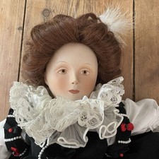 Franklin Mint Heirloom Queen