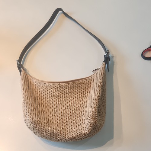 Gap beige shoulder - shoulder, zip