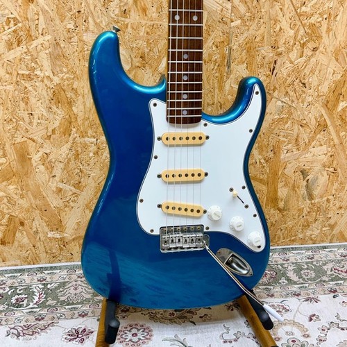 Squier serial stratocaster - serial,