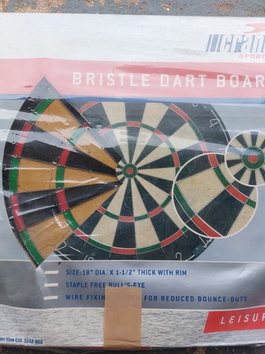 Bristle dart board crane - board,