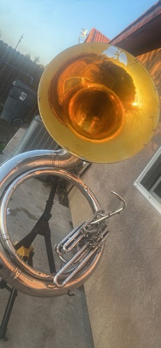 Tuba usada color - tuba,