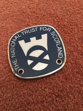 VINTAGE CAR BADGE .( National