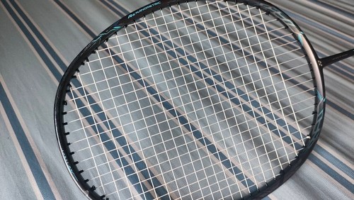 Yonex voltric force - z-force, 4u5