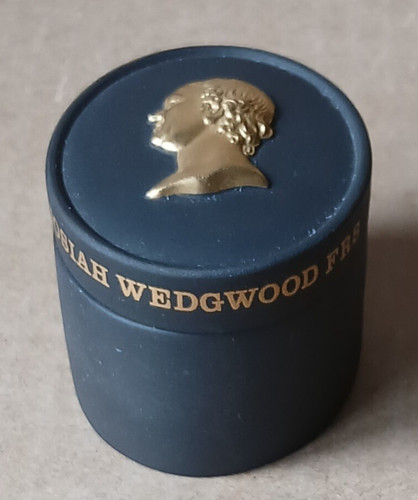 Wedgwood black gilded basalt - black,