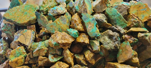 Natural turquoise rough - rough, blue