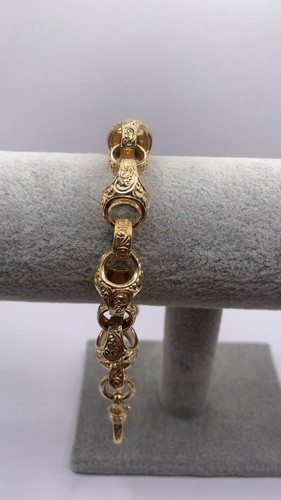 9ct gold acorn - acorn, x