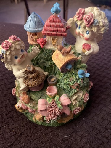 Cherubs music box plays - cherubs,