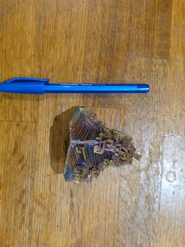 Bismuth large crystal for