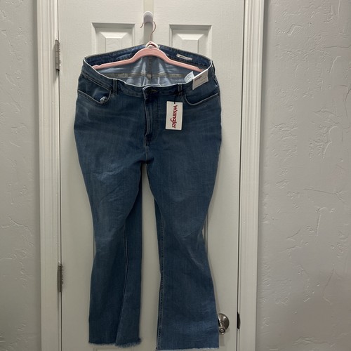 Nwt wrangler retro jeans - retro, size