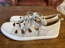 Earth Shoes Womens 5 Mulberry