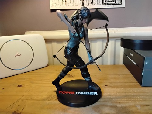 Tomb raider lara - tomb, 9"
