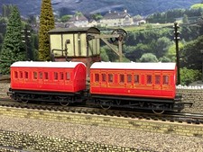 Hornby  4 wheel coaches in red
