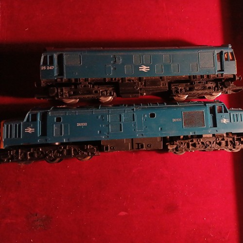 Two hornby d6830 25247 - x,