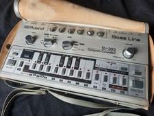Roland TB-303 Vintage midi sequencer
