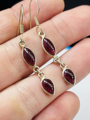 Silver earrings with garnets