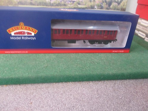Bachmann mk1 suburban - oo,