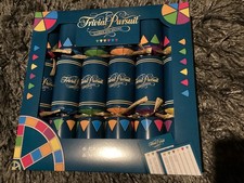 BNIB New Box of 6 Trivial Pursuit Crackers & Mini Game - 12” - Christmas