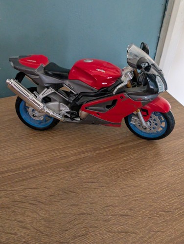 Maisto aprilia rsv1000r model - maisto,