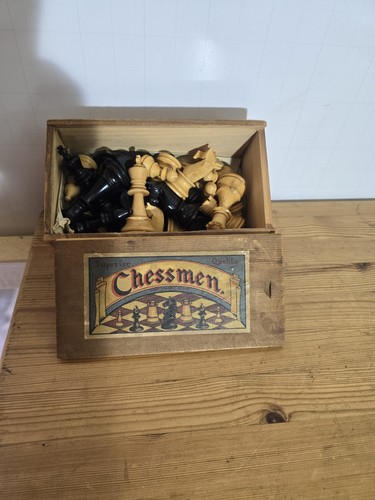 Chess pieces vintage boxwood - pieces,