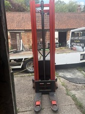 Electric Pallet Stacker