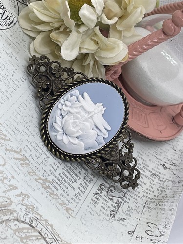 Blue white dragonfly victorian - blue,