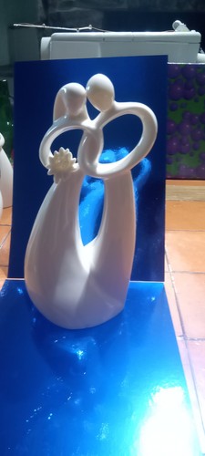 Circle love figurine - of,