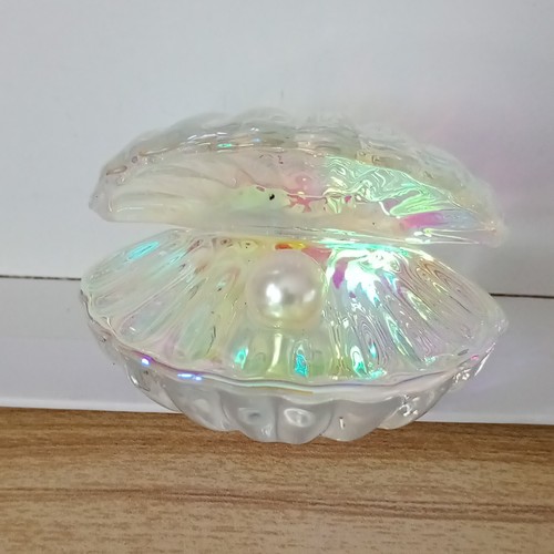 Iridescent clear glass clam - iridescent,