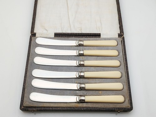 Cased silver plated tea knives - silver,