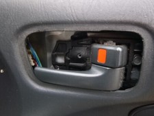 TOYOTA RAV-4 MK2 3DR 2000-2005 DOOR HANDLE - DRIVERS FRONT (INT) 