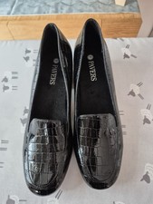 Ladies Shoes Black Patent Size 6 Pavers New Only Tried On. Low Heel Fab Comfy