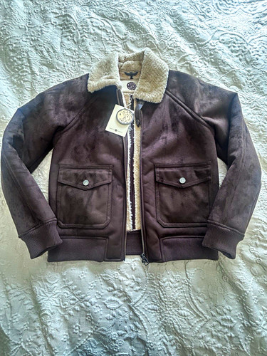Pretty green men brown - green,