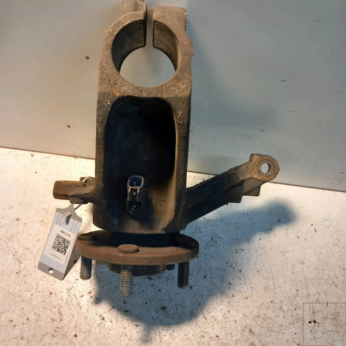 Front left wheel hub - front,