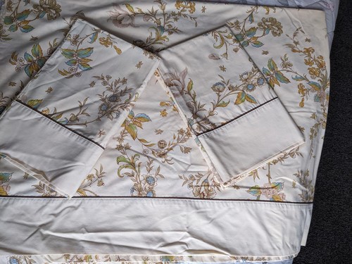 Very pretty vintage look - very, 'vintage