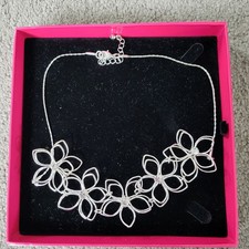 Buckingham Jewellery Flower