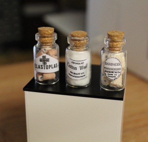 Dolls house 3 pharmacy - ,
