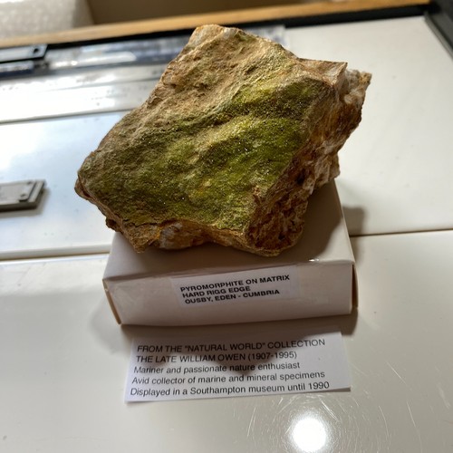 Pyromorphite matrix hard - pyromorphite, :