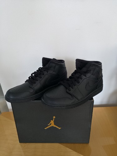 Air jordan mid triple black - jordan,