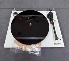 Pro-ject ESSENTIAL III PHONO Vinyl Turntable White Ortofon OM10 Cartridge #OP