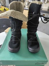 Clarks GORTEX ladies Weather Boots Size 4/1/2 Warm Lined .