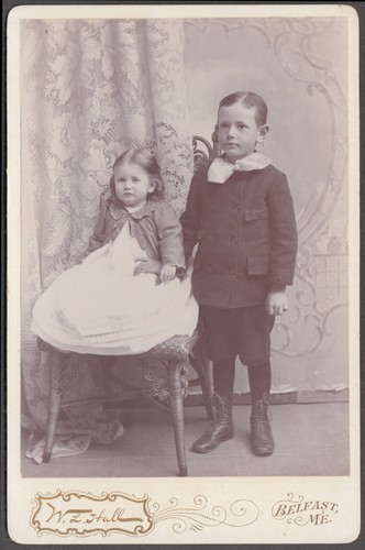 Seated little blonde girl - , &