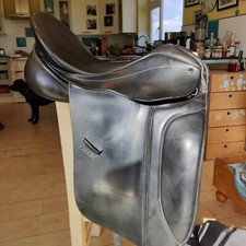 17.5" Crosby Dressage Saddle