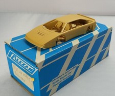 Aston Martin Bulldog 1/43 Kit Alezan