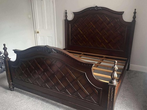 Stunning oak carved dark wood - stunning,