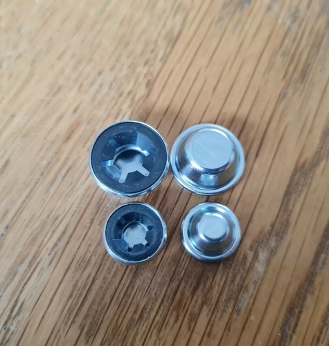 New hub caps for mamod - new,