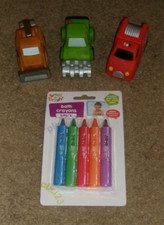 Nuby Little Squirts Bath Toy x 3 + Bath Crayons