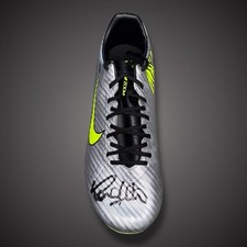 Ronaldo R9 Hand Signed