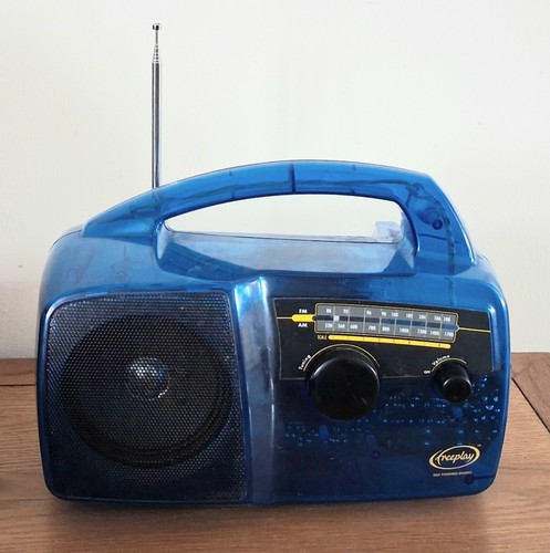 Vintage freeplay wind radio - freeplay,