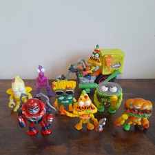 Grossery Gang 8x Large Action Figure Bundle with Bike